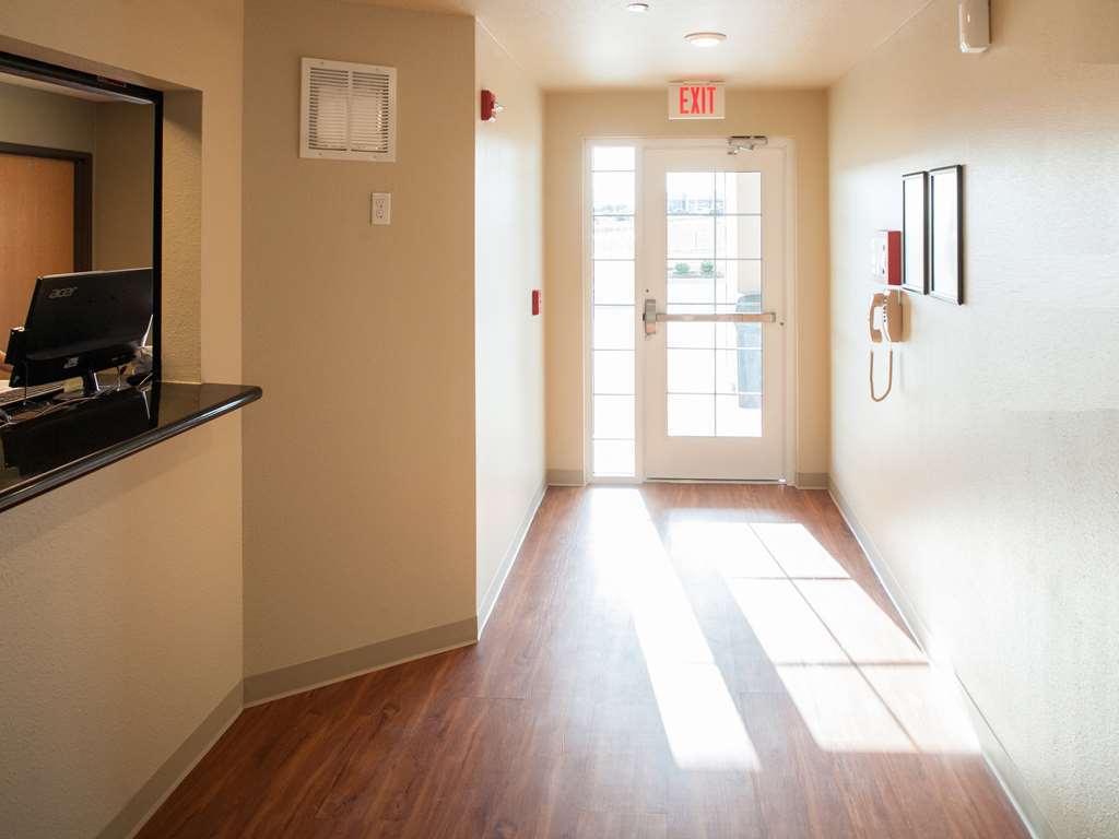 Woodspring Suites Kansas City Mission Merriam Interior photo